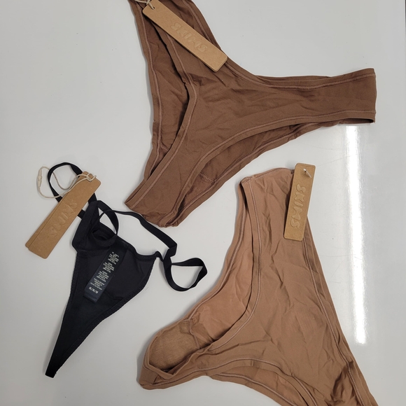 (SKIMS)3 panties for $32 new with tag, Size:M,. SKIMS-Style 018 - Picture 2 of 8